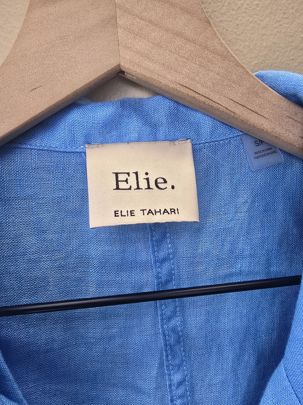 Elie Tahari 100% Linen Short Sleeve Button-Down Crop Shirt - Sky Blue (Size S) - Picture 3 of 8